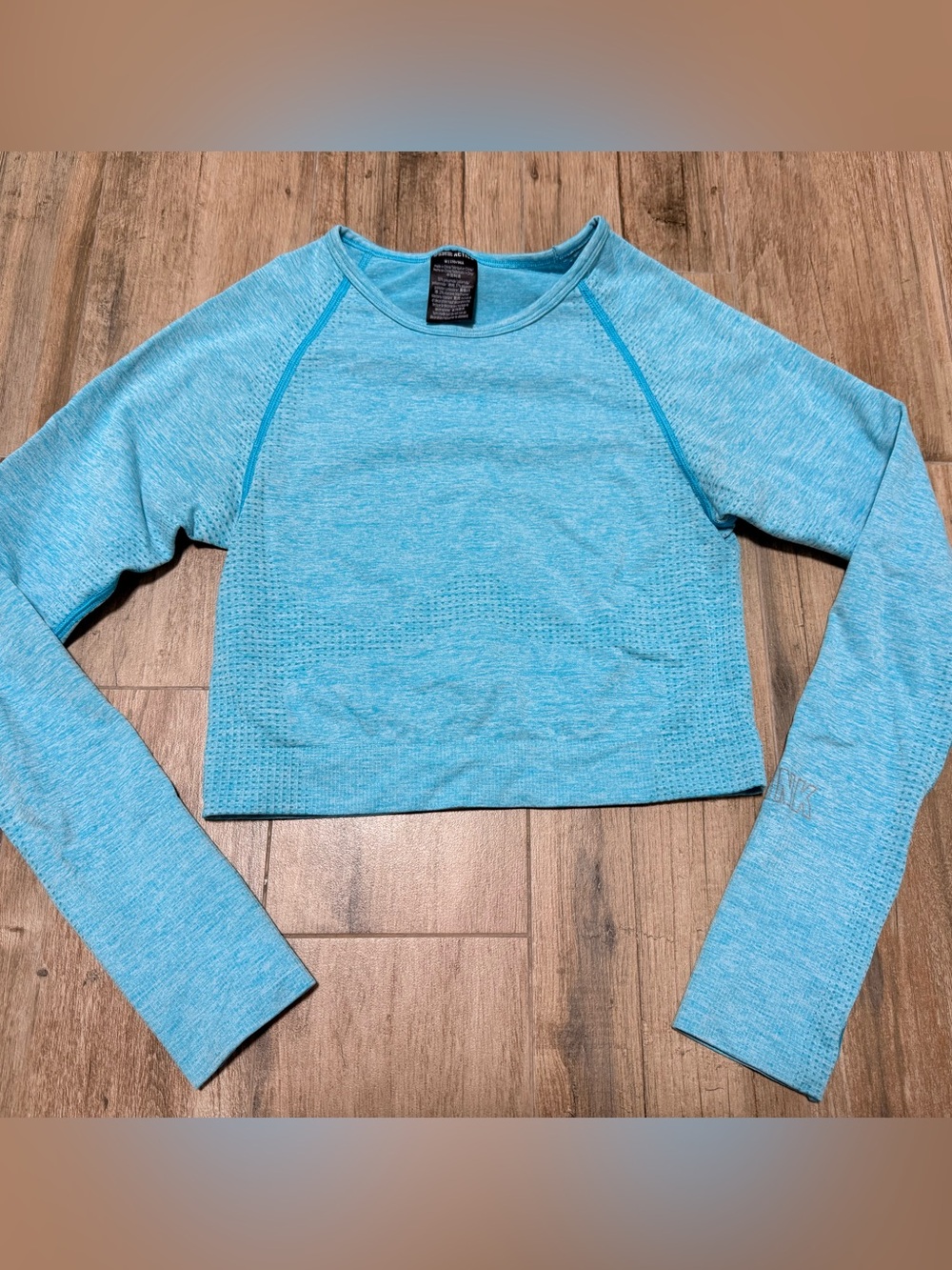 Victoria’s Secret PINK Blue heathered long sleeve crop top in size M
